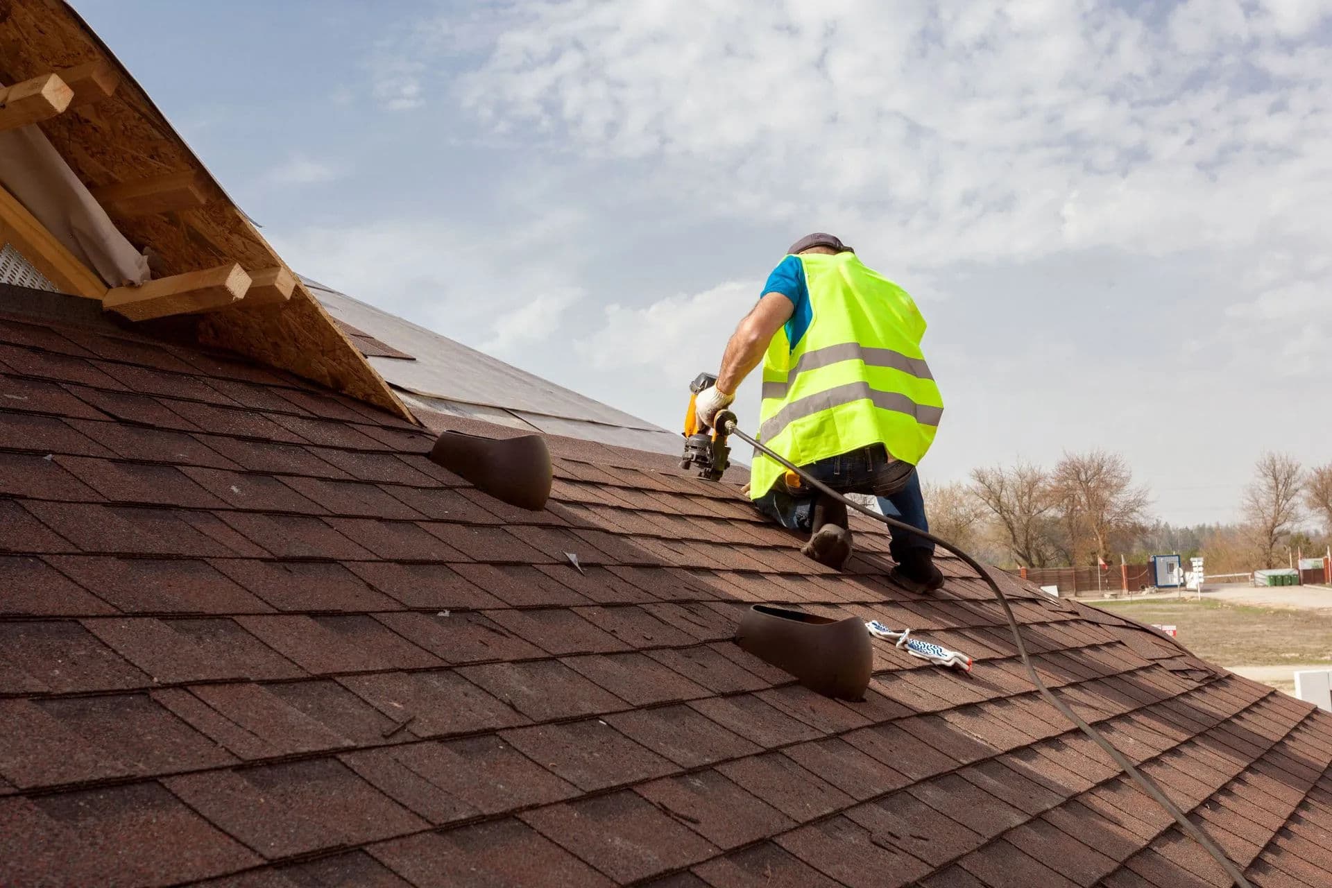 Blog post Why You Should Leave Roof Replacement to the Professionals image